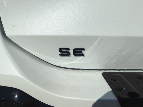 New 2026 Volkswagen Tiguan SE R-Line image 18