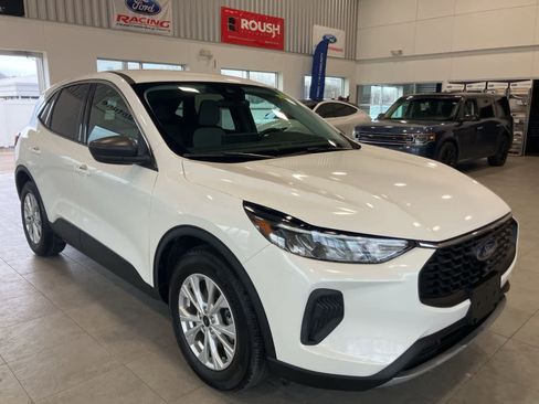 Used 2023 Ford Escape Active w/ Tech Pack #1 image 3