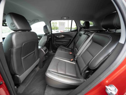 Used 2024 GMC Terrain SLT w/ Elevation Edition AWD/4WD image 23