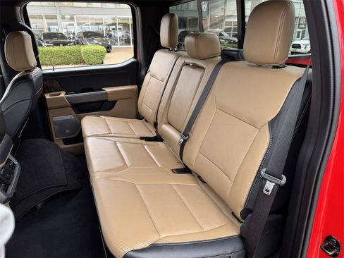 Used 2023 Ford F350 Lariat w/ Chrome Package image 29