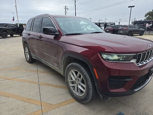 Used 2023 Jeep Grand Cherokee Laredo w/ Luxury Tech Group I image 6