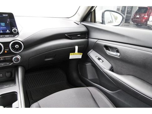 Certified 2025 Nissan Sentra SV FWD image 9