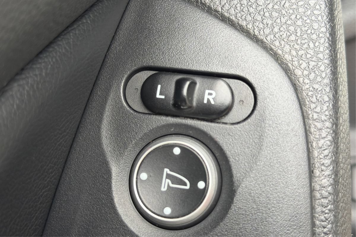 Used 2018 Honda Accord EX image 40