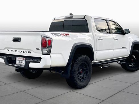 Used 2022 Toyota Tacoma TRD Off-Road image 12