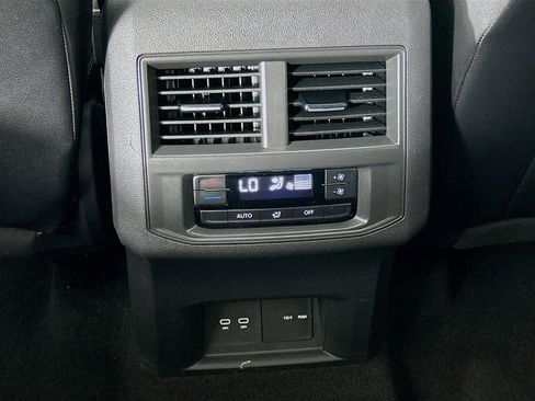 Certified 2021 Volkswagen Atlas SEL R-Line AWD/4WD image 26