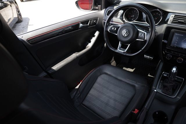 Used 2017 Volkswagen Jetta GLI FWD image 23