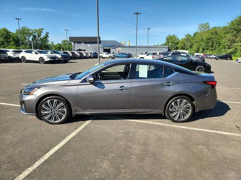 Used 2024 Nissan Altima 2.5 SL AWD/4WD image 7