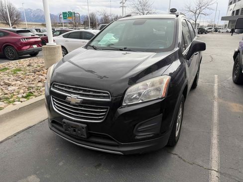 Used 2016 Chevrolet Trax LT w/ LT Convenience Package image 2