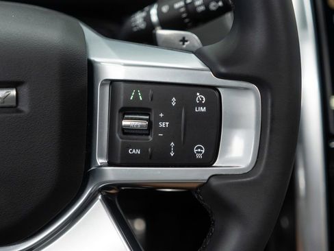 Used 2024 Land Rover Discovery Dynamic SE image 26