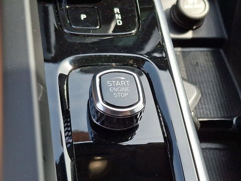 Certified 2023 Volvo XC60 B5 Plus w/ Climate Package image 25