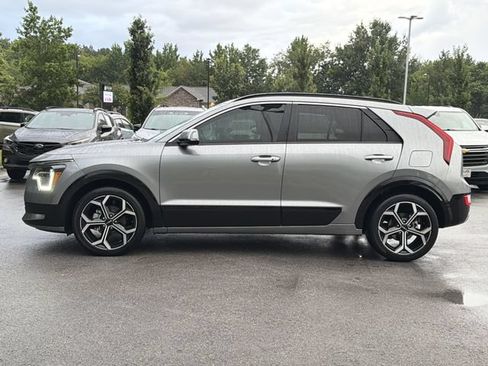 Used 2024 Kia Niro EX Touring FWD image 6