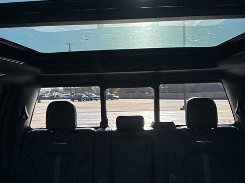 Used 2018 Ford F150 Platinum w/ Equipment Group 701A Luxury image 16