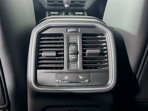 New 2026 Porsche Macan image 27