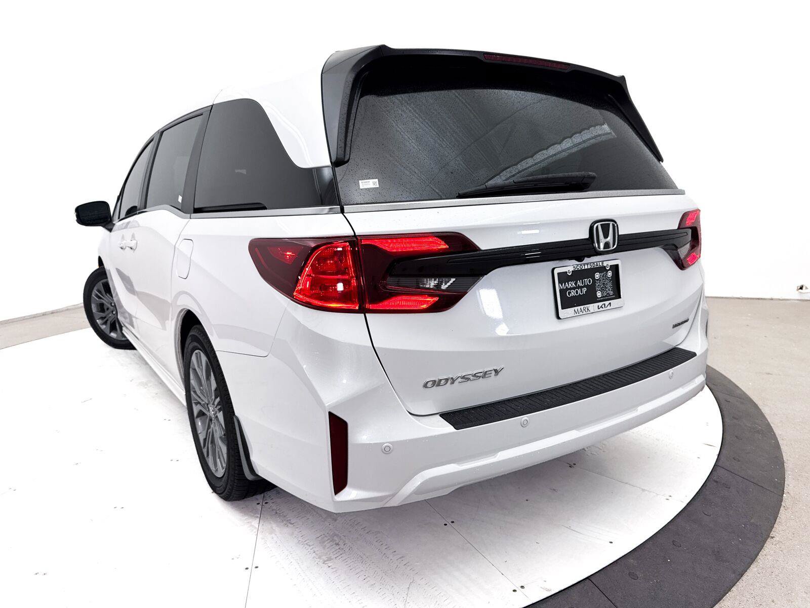 Used 2025 Honda Odyssey Touring image 8