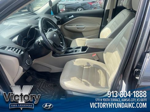 Used 2017 Ford Escape Titanium AWD/4WD image 10