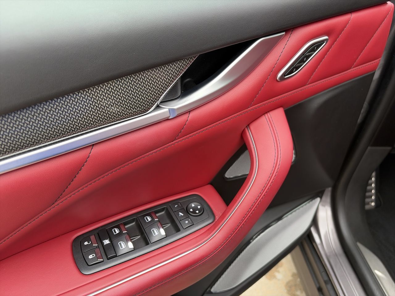 Used 2019 Maserati Levante GTS AWD/4WD image 19