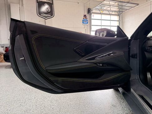 Used 2024 Chevrolet Corvette Stingray Premium Conv w/ Z51 Performance Package RWD image 10