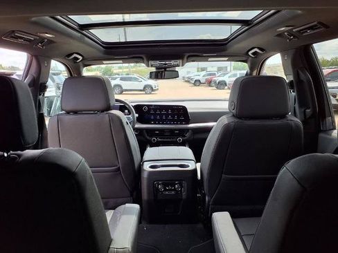 New 2026 Chevrolet Suburban LT w/ Comfort Package AWD/4WD image 17