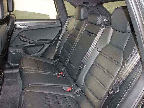 Certified 2026 Porsche Macan GTS AWD/4WD image 34
