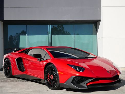 Used 2016 Lamborghini Aventador LP 750-4 Superveloce image 1