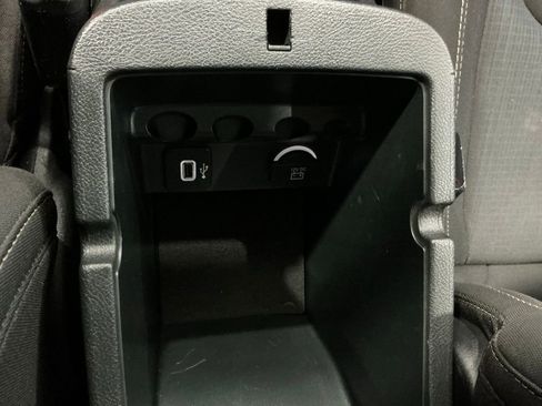 Used 2016 Jeep Cherokee Latitude w/ Comfort/Convenience Group FWD image 42