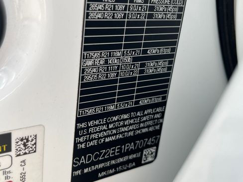 Used 2023 Jaguar F-PACE SVR image 22