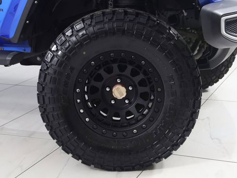 Used 2021 Jeep Gladiator Sport image 14