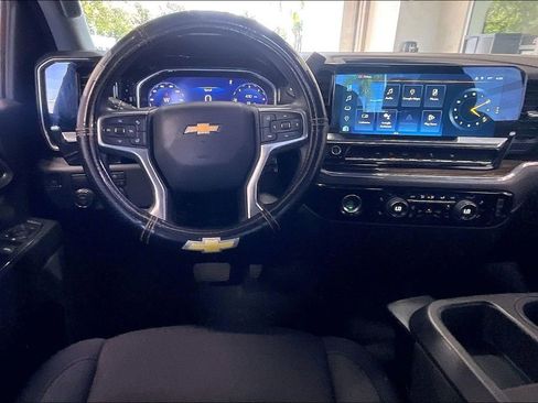 Used 2023 Chevrolet Silverado 1500 LT RWD image 5