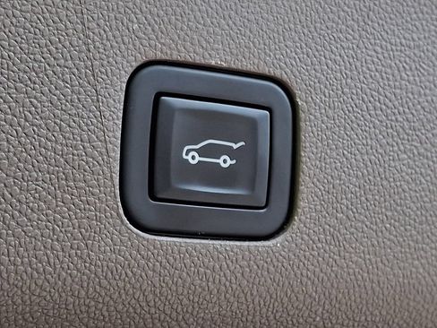 Certified 2023 GMC Yukon XL Denali AWD/4WD image 30