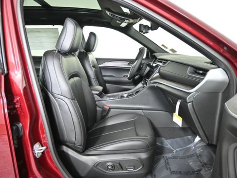 New 2025 Jeep Grand Cherokee L Limited w/ Luxury Tech Group II image 13