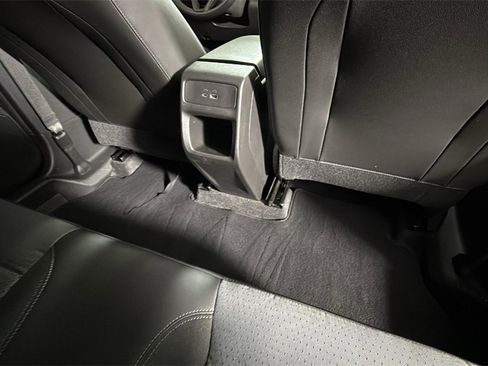 Used 2025 Chevrolet Trax LT image 30