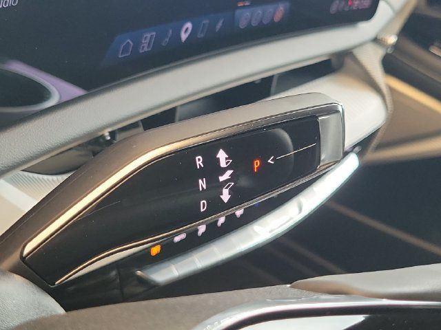 Used 2025 Cadillac Optiq Sport 2 w/ LPO, Floor Liner Package AWD/4WD image 15