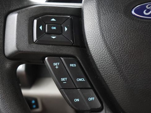Used 2017 Ford F250 XLT w/ XLT Premium Package AWD/4WD image 16