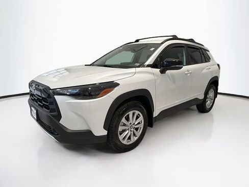 Certified 2026 Toyota Corolla Cross LE image 3