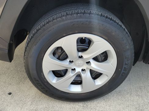 Used 2024 Toyota RAV4 LE FWD image 8