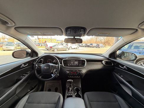 Used 2019 Kia Sorento L w/ LX Convenience Package image 20