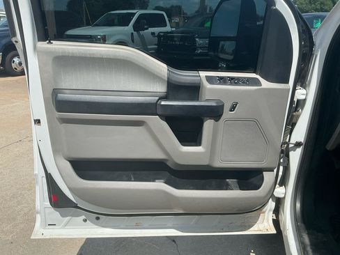 Used 2017 Ford F250 XL w/ Power Equipment Group RWD image 9