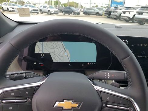 New 2026 Chevrolet Equinox LT w/ Convenience Package II image 17