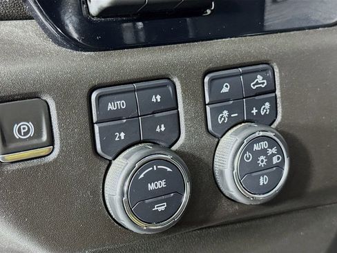 Used 2024 Chevrolet Silverado 3500 High Country w/ High Country Premium Package AWD/4WD image 15