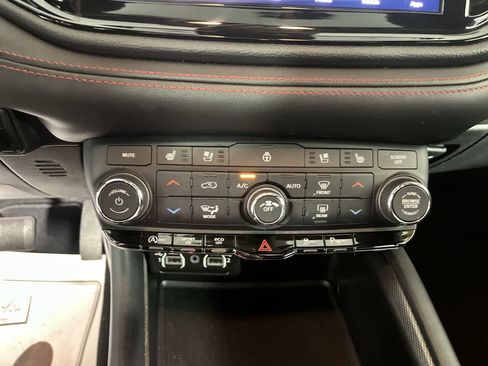 Used 2024 Dodge Durango GT image 20