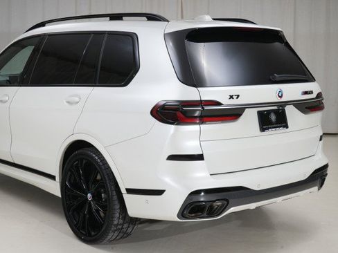 Used 2023 BMW X7 M60i w/ Executive Package image 26