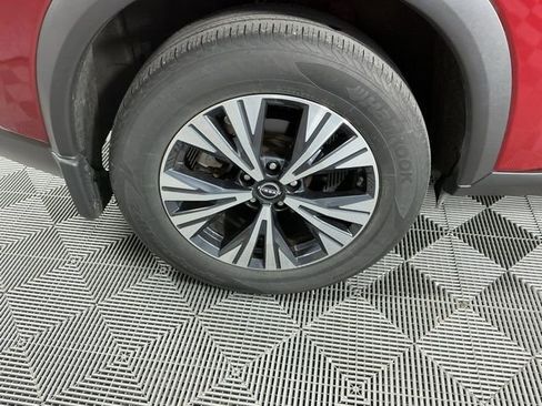 Used 2023 Nissan Rogue SV w/ SV Premium B Package image 17