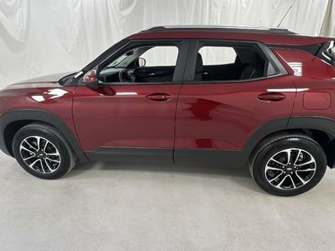 Used 2025 Chevrolet TrailBlazer LT w/ Driver Confidence Package image 6