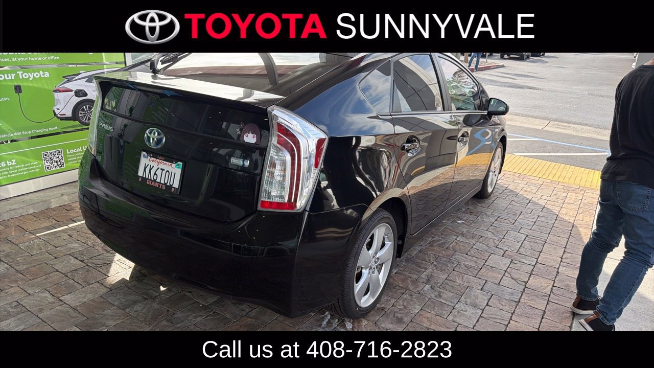 Used 2013 Toyota Prius Five FWD image 2