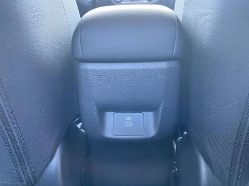 New 2025 Nissan Versa SV w/ Trunk Package image 30