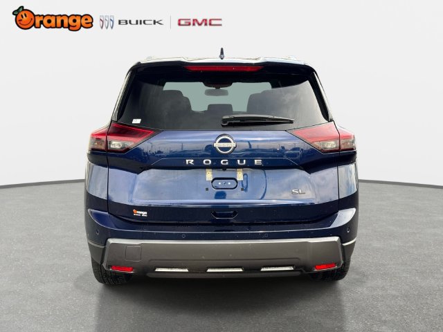 Used 2026 Nissan Rogue SL FWD image 4
