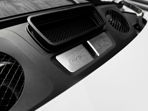 Certified 2019 Porsche 911 Targa 4 GTS image 33