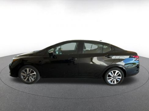 Used 2025 Nissan Versa SV image 9