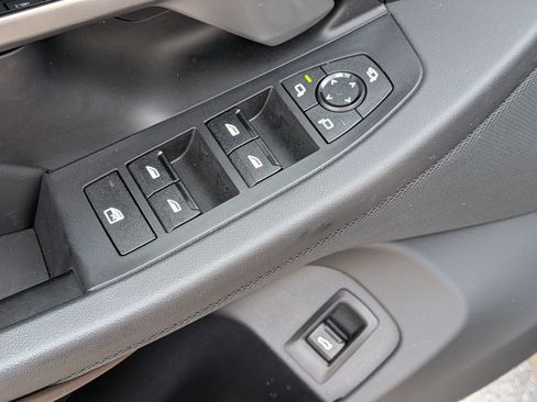 Used 2025 BMW 530i RWD image 13
