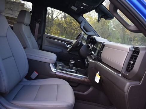 New 2025 Chevrolet Silverado 1500 LT Trail Boss w/ Convenience Package II image 16